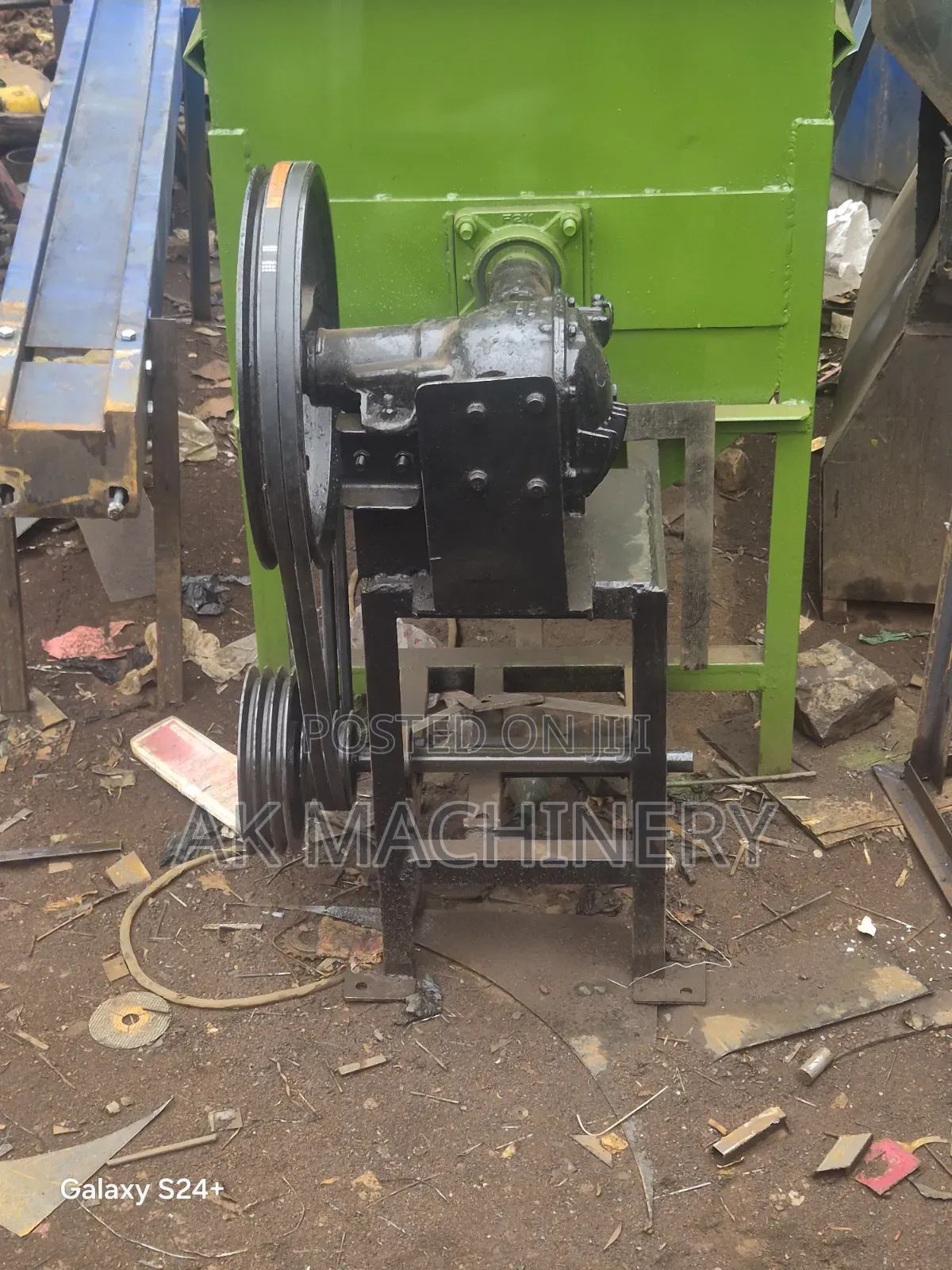 Horizontal Feeds Mixer.