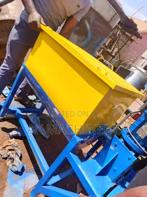 Horizontal Feeds Mixer.