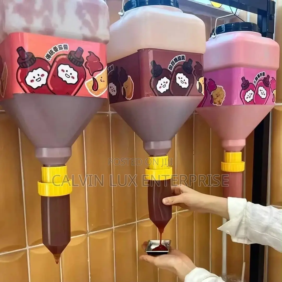 Wall-Hanging Gravity Sauce Dispenser