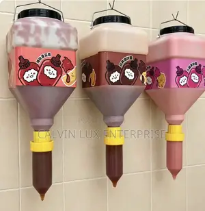 Wall-Hanging Gravity Sauce Dispenser