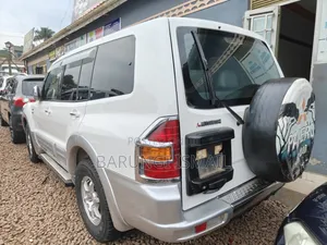 Mitsubishi Pajero 2004 White