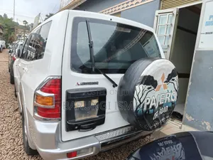Mitsubishi Pajero 2004 White