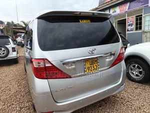 Toyota Alphard 2010 Silver