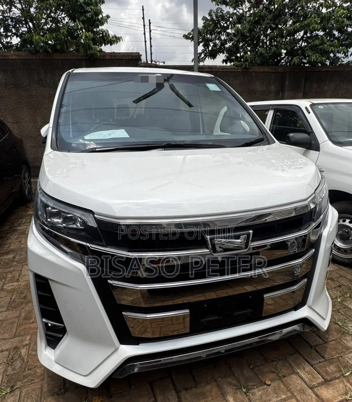 Toyota Noah 2017 White