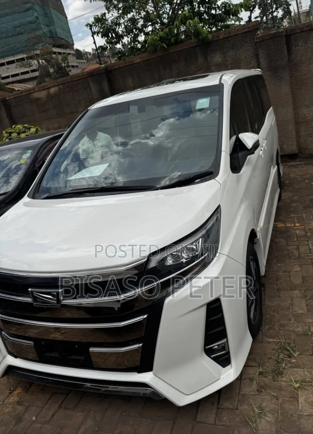 Toyota Noah 2017 White