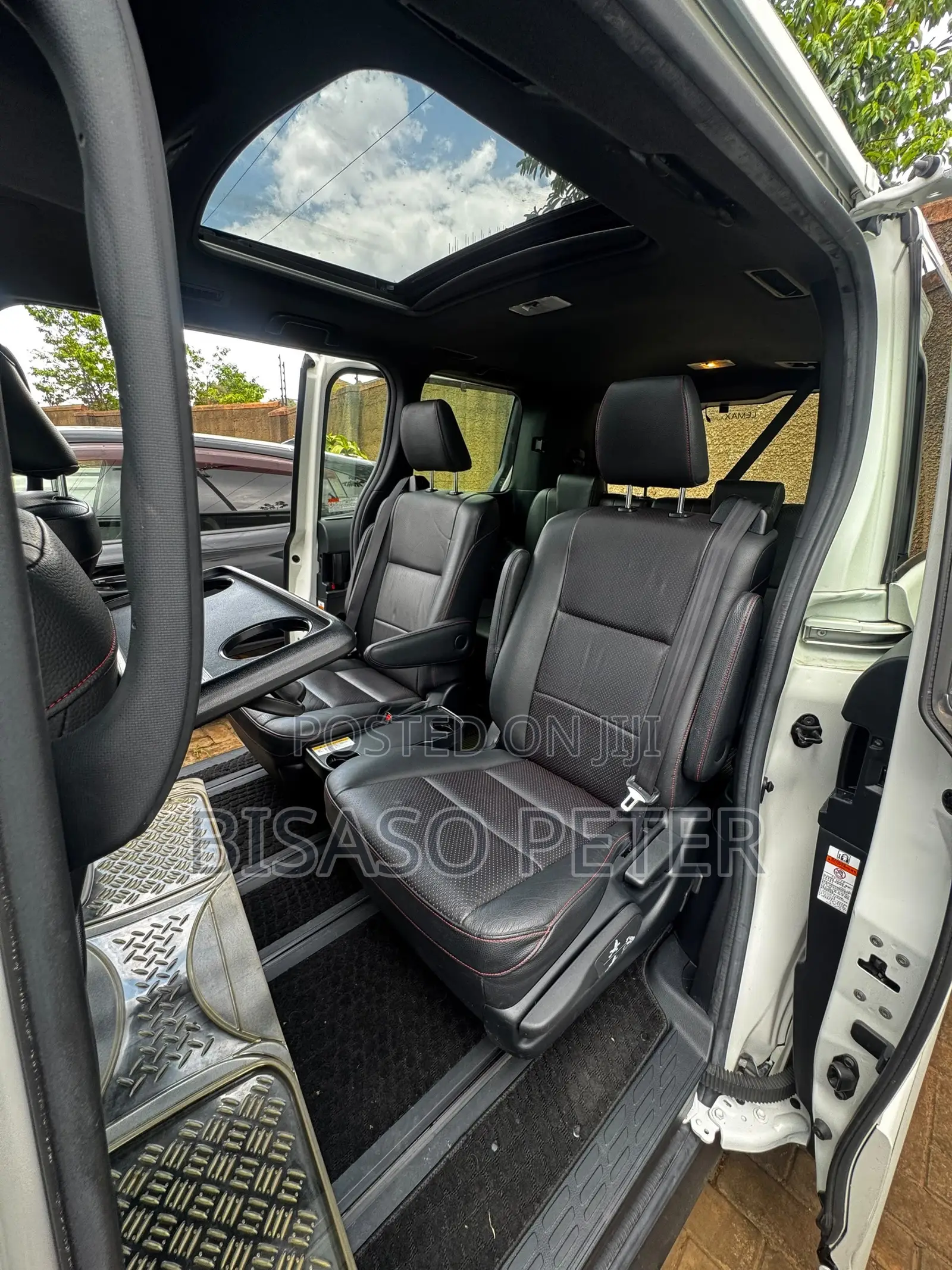 Toyota Noah 2017 White