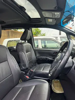Toyota Noah 2017 White