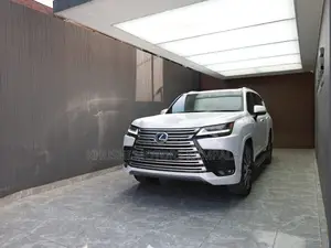 Lexus LX 500d 2022 White