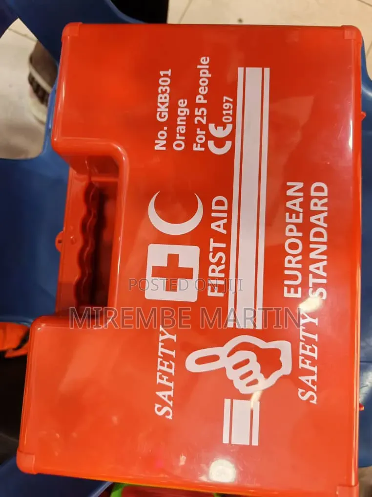 25 People First Aid Kit Set