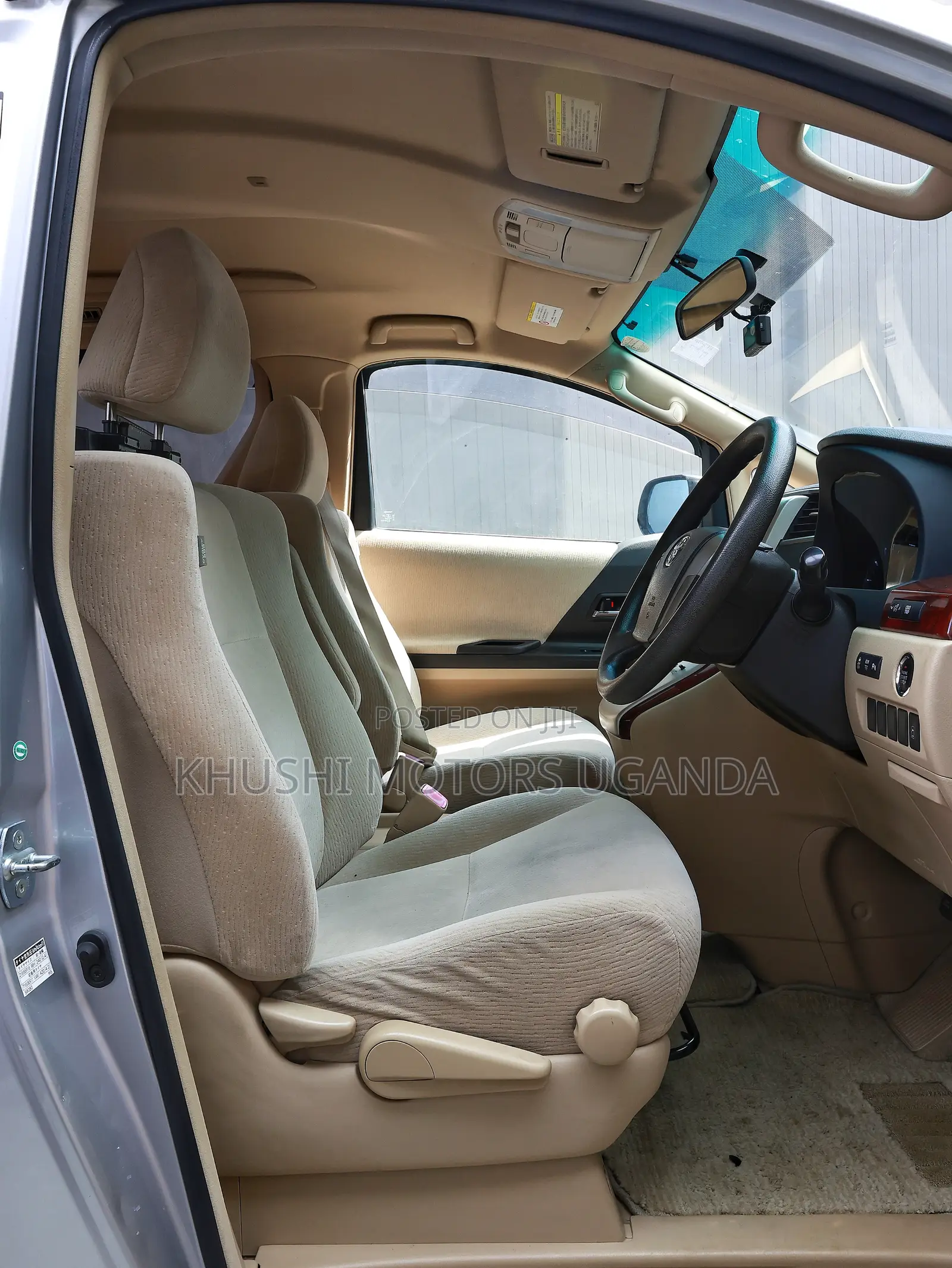 Toyota Alphard 2.4 Petrol FWD 2010 Silver