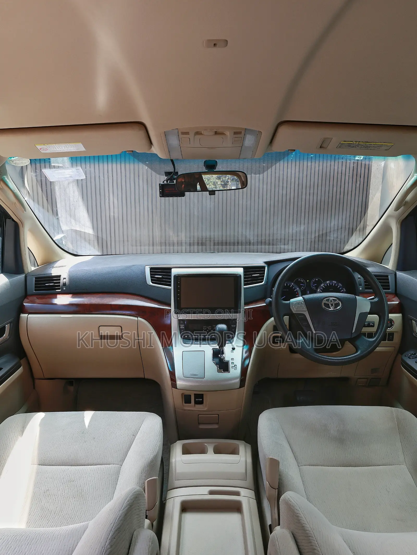 Toyota Alphard 2.4 Petrol FWD 2010 Silver