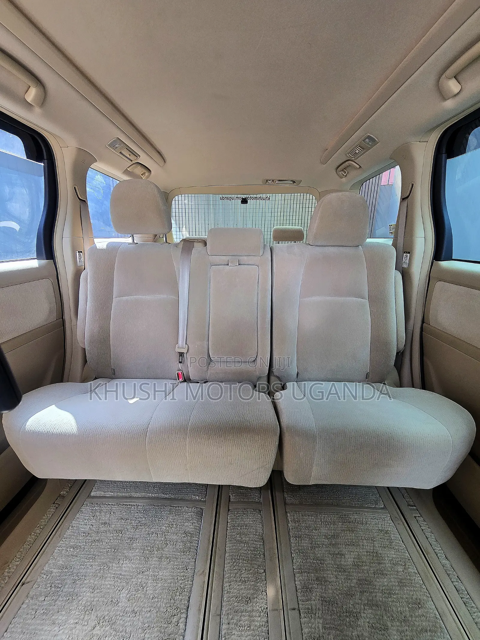 Toyota Alphard 2.4 Petrol FWD 2010 Silver