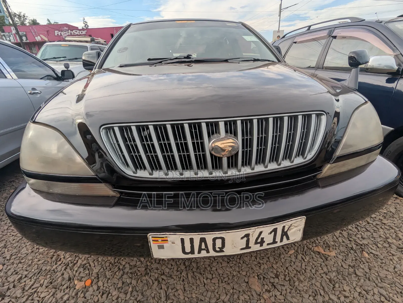 Toyota Harrier 2000 Black