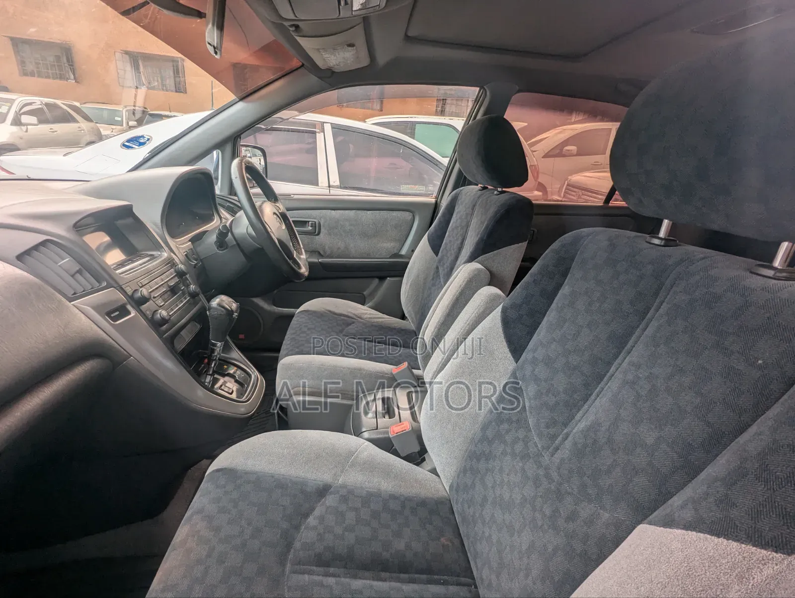 Toyota Harrier 2000 Black