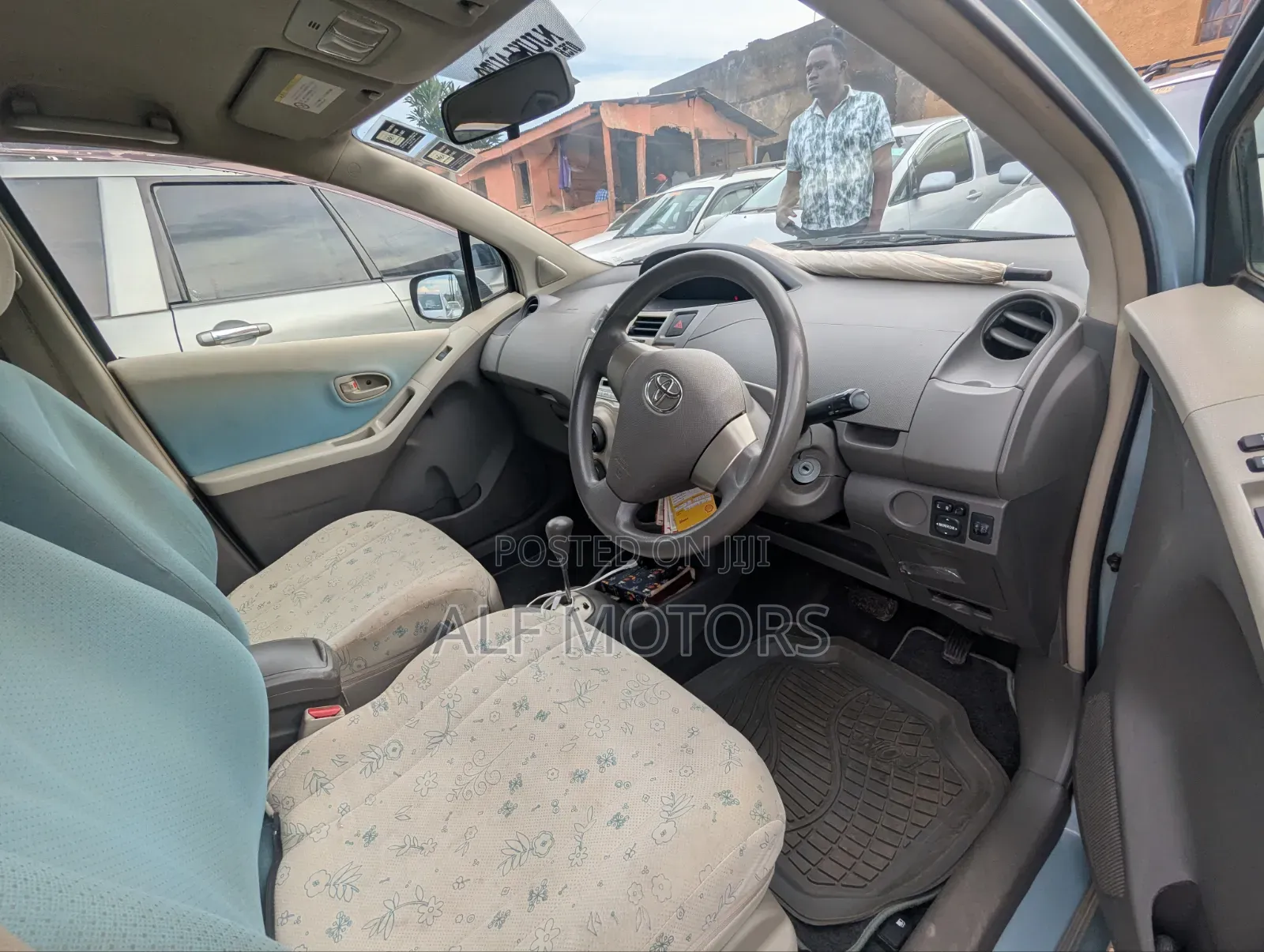 Toyota Vitz 2008 Blue