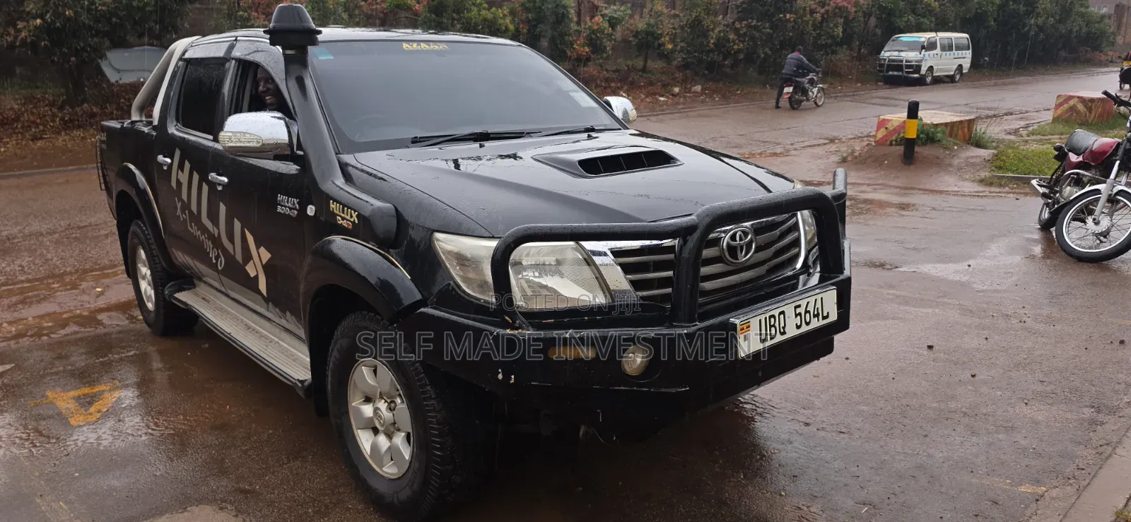 Toyota Hilux 2012 Black