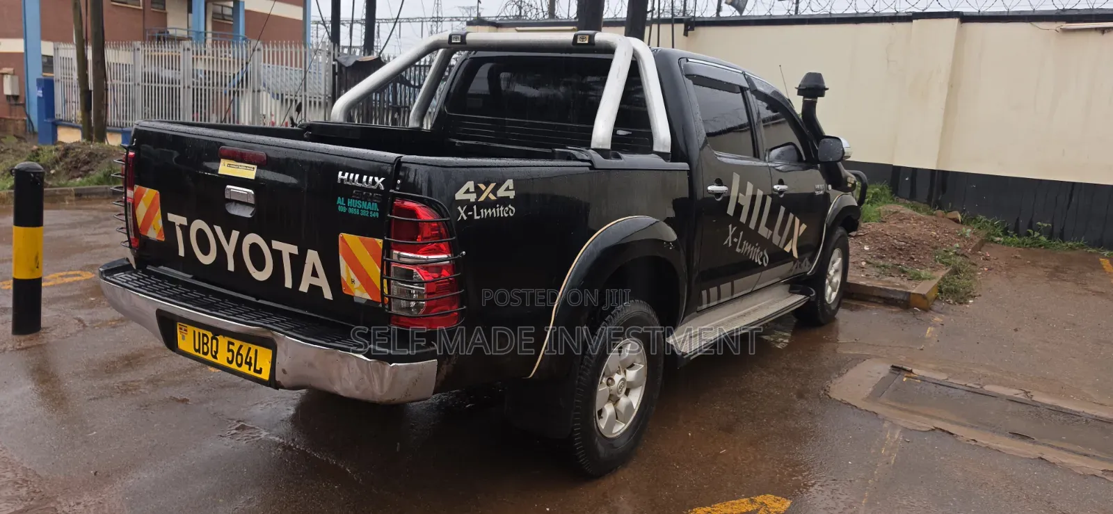Toyota Hilux 2012 Black