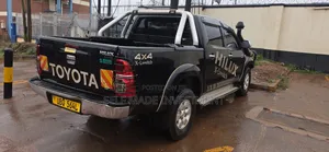 Toyota Hilux 2012 Black