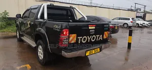 Toyota Hilux 2012 Black
