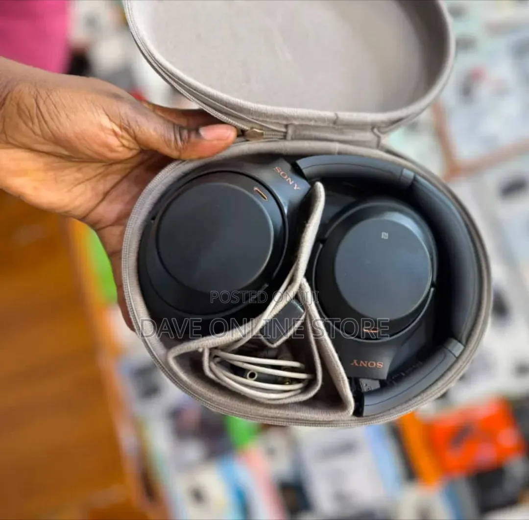 Sony XM3 Wireless Headphones With Case