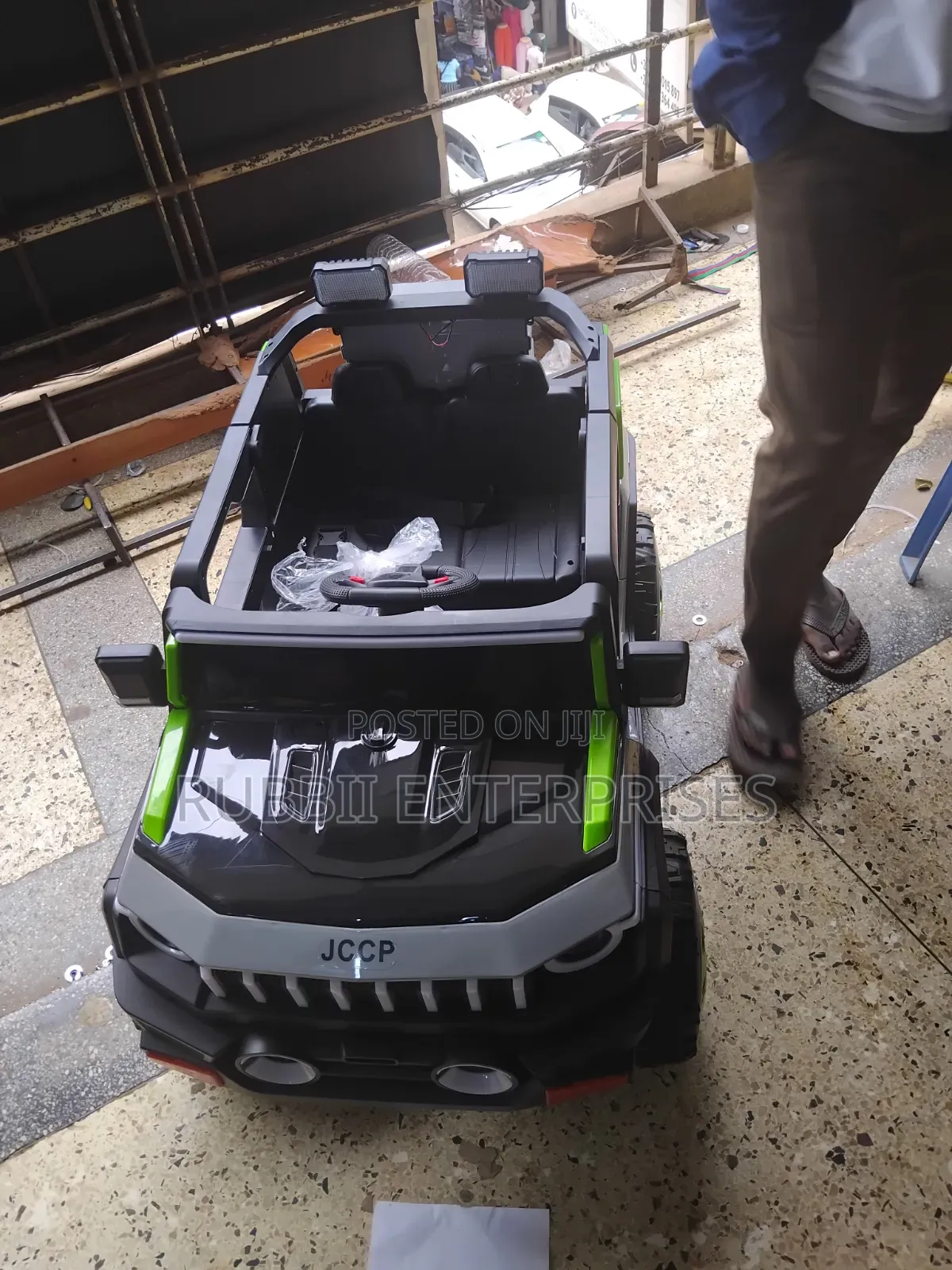 Children's Rechargeable Electric Ride-on Toy Jeep