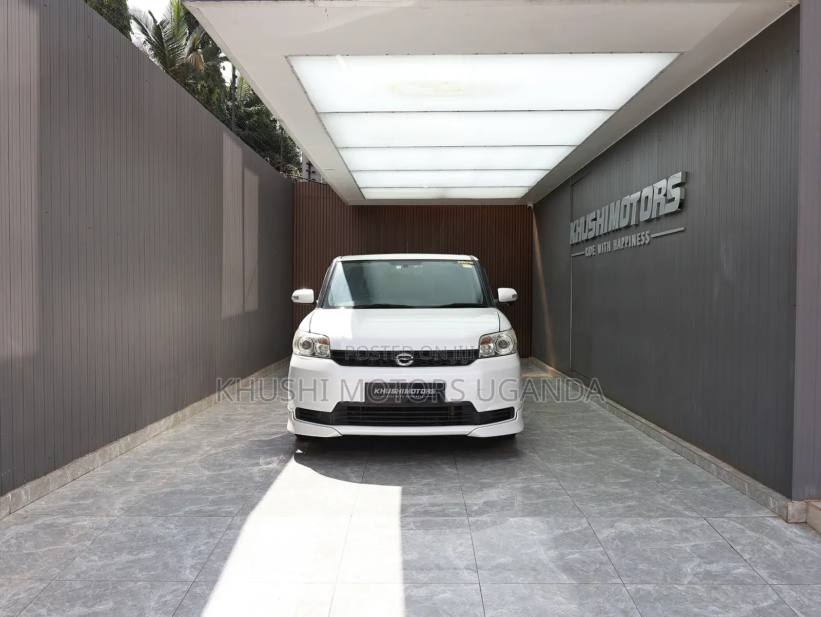 Toyota Corolla Rumion Hatchback 1.5 FWD 2012 White
