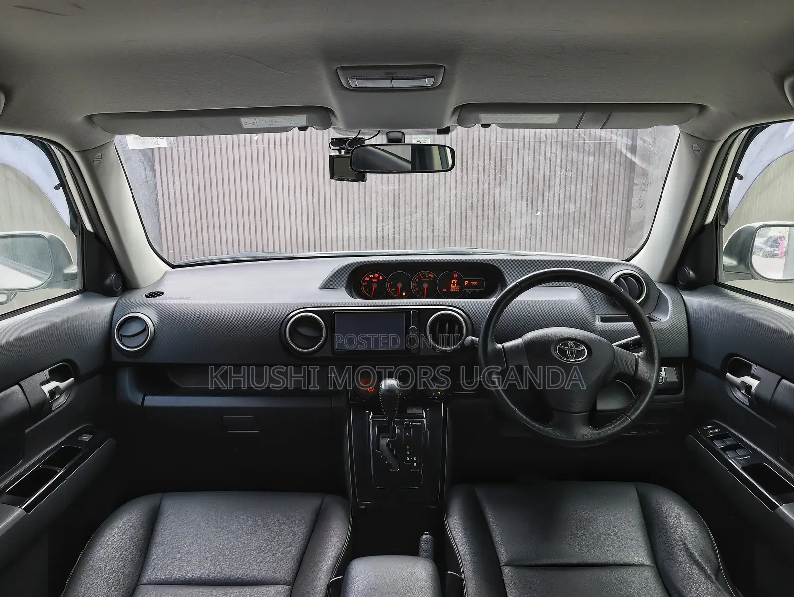 Toyota Corolla Rumion Hatchback 1.5 FWD 2012 White