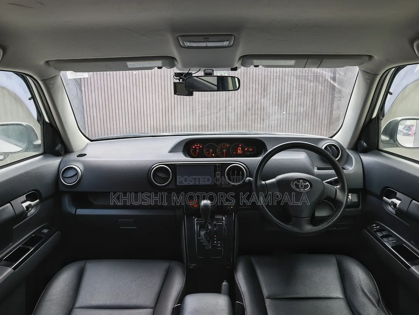 Toyota Corolla Rumion Hatchback 1.5 FWD 2012 White