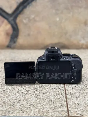 Nikkon D5600 With 18-55mm Lens