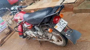 TVS HLX 125 2021 Red
