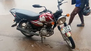 TVS HLX 125 2021 Red