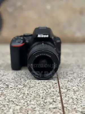Nikkon D5600 With 18-55mm Lens
