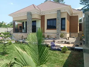 4bdrm House in Seta Namiryango At, Kawempe for sale