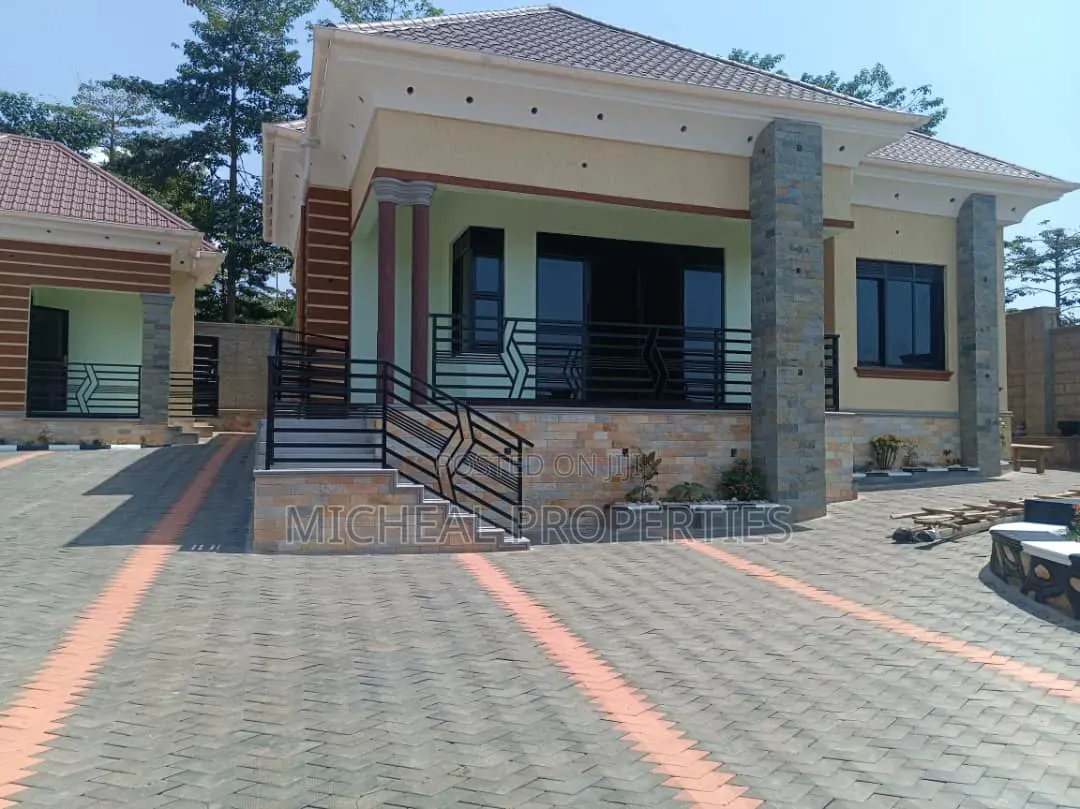 4bdrm House in Seta Namiryango At, Kawempe for sale