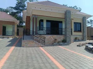 4bdrm House in Seta Namiryango At, Kawempe for sale