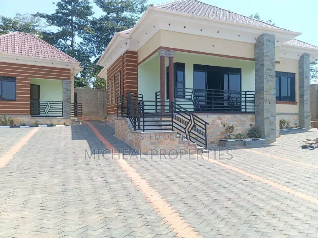 4bdrm House in Seta Namiryango At, Kawempe for sale
