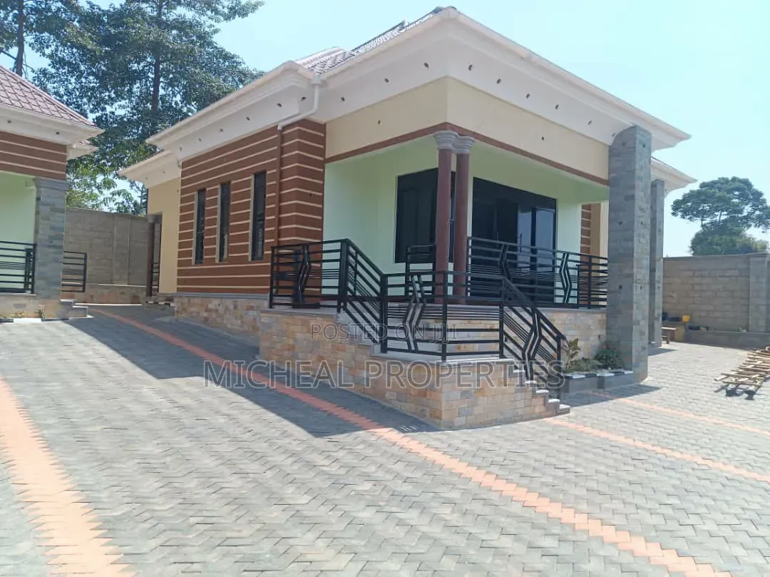 4bdrm House in Seta Namiryango At, Kawempe for sale