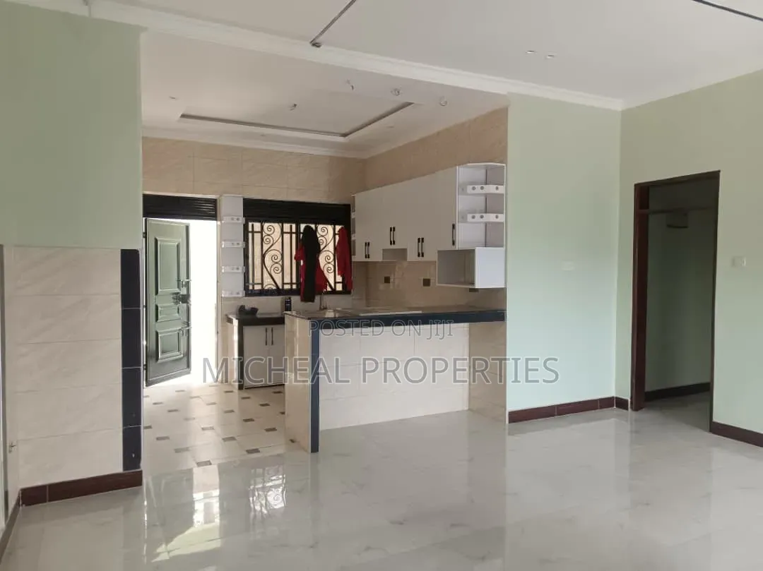 4bdrm House in Seta Namiryango At, Kawempe for sale