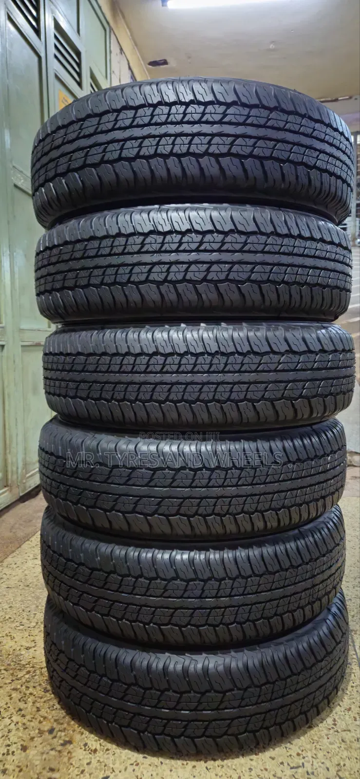 225/70r17 Dunlop Grandtrek