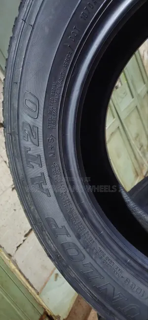 225/70r17 Dunlop Grandtrek