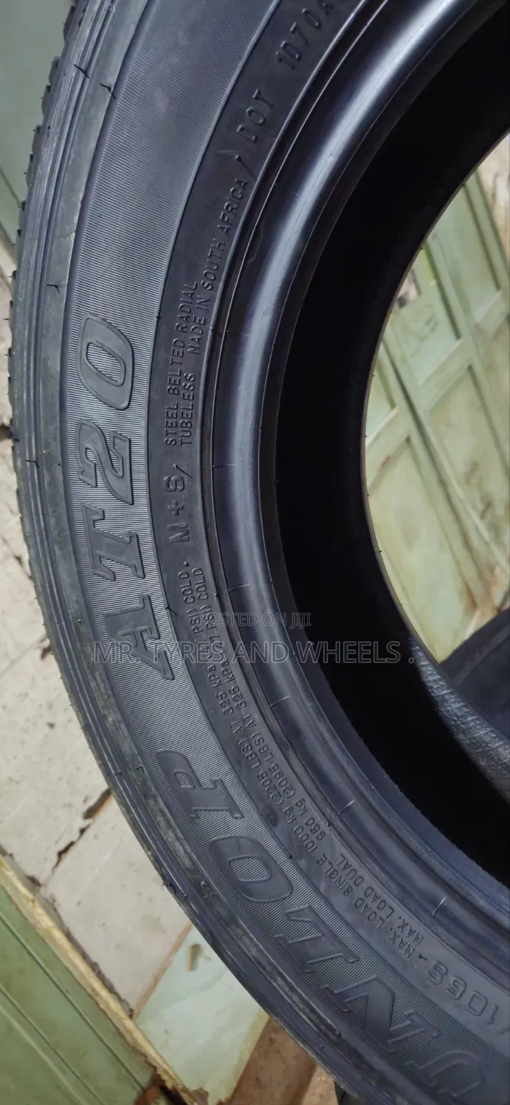 225/70r17 Dunlop Grandtrek