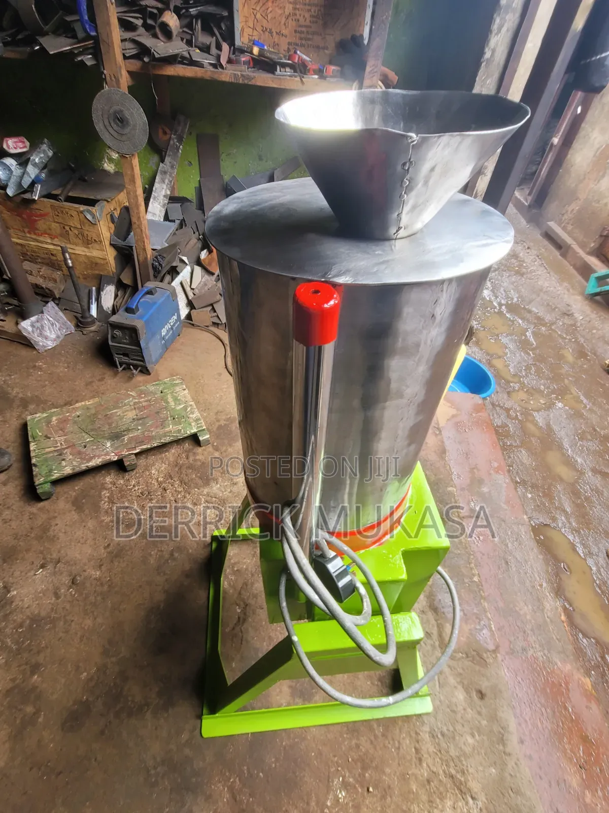 G Nuts Grinder