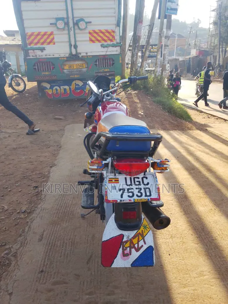 Bajaj Boxer 100 2022 Red