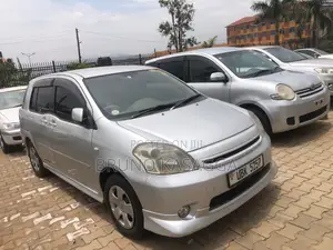 Toyota Raum 2008 Silver