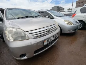 Toyota Raum 2005 Silver