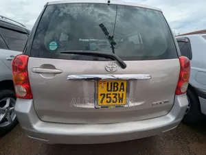 Toyota Raum 2005 Silver