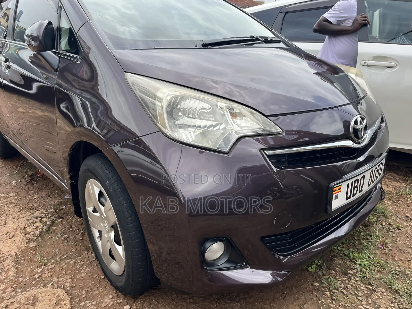 Toyota Ractis 1.5 AWD 2012
