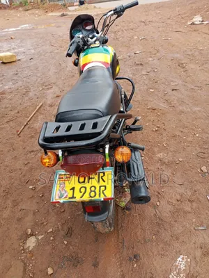 Bajaj Boxer 125 2025 Red