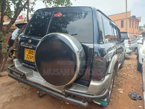 Nissan Patrol 2004 Blue
