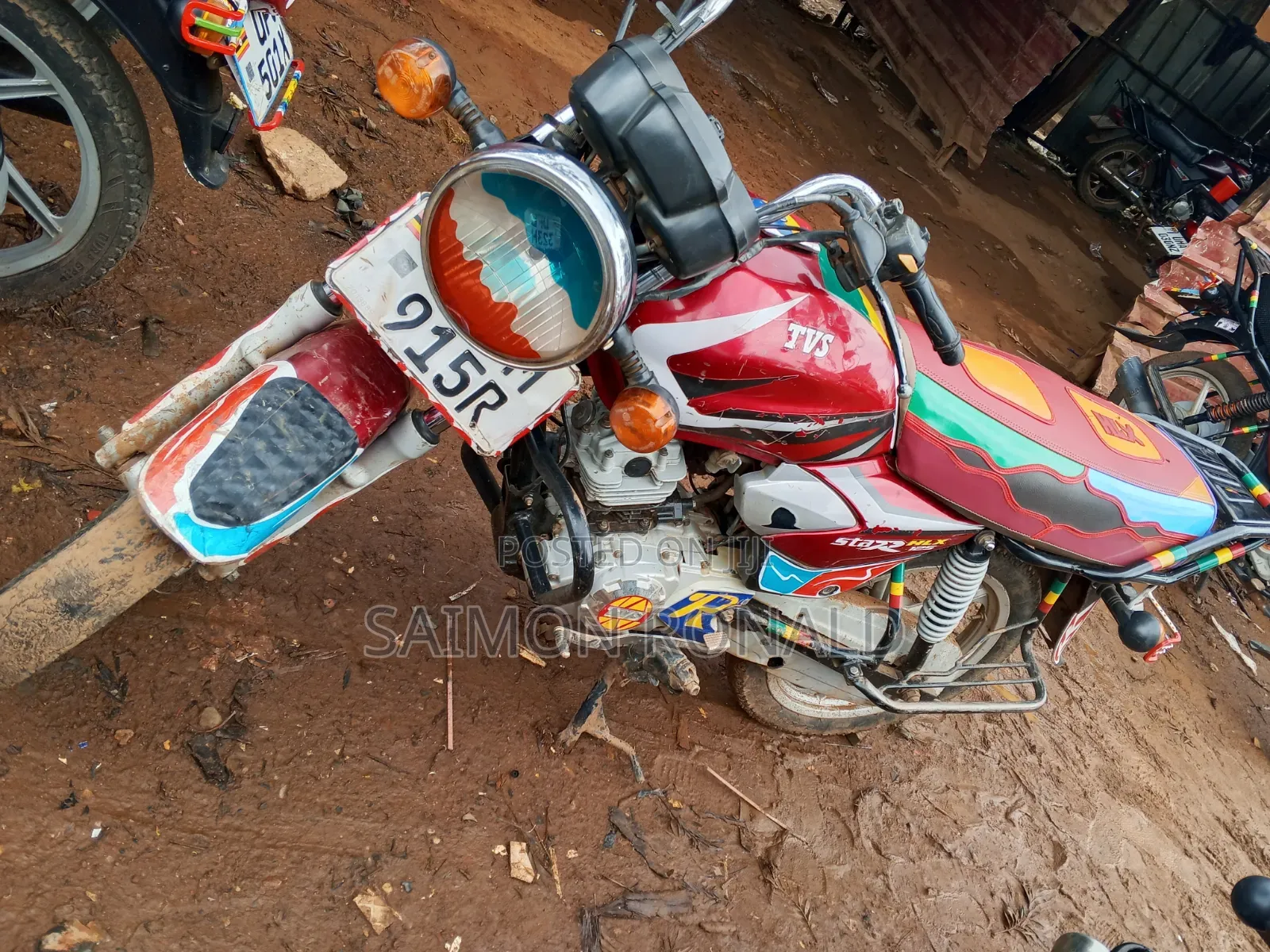 TVS HLX 125 2020 Red
